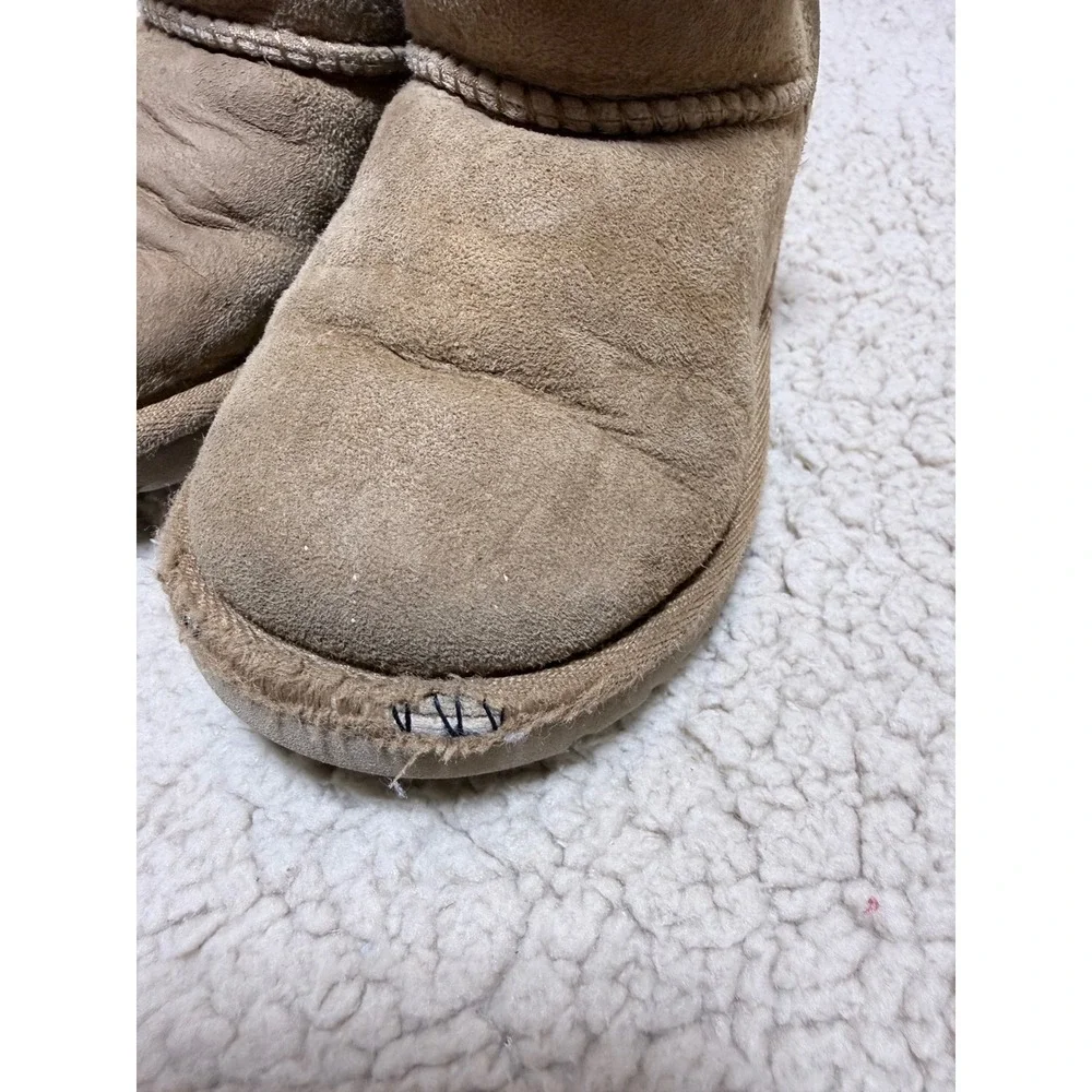 UGG classic mini